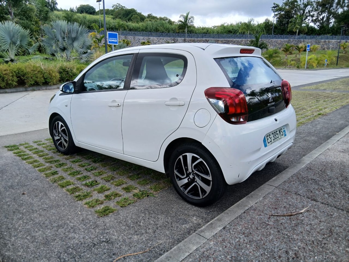 Peugeot 108 82 CV  TOP! STYLE 5P - Essence - Boîte manuelle