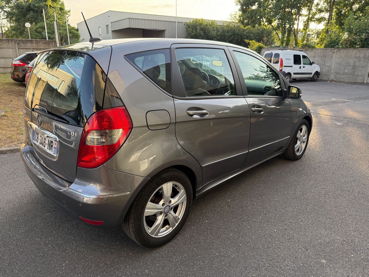 Mercedes-Benz Classe A 180 CDI AVANGARDE 1er main 4XCBLeux