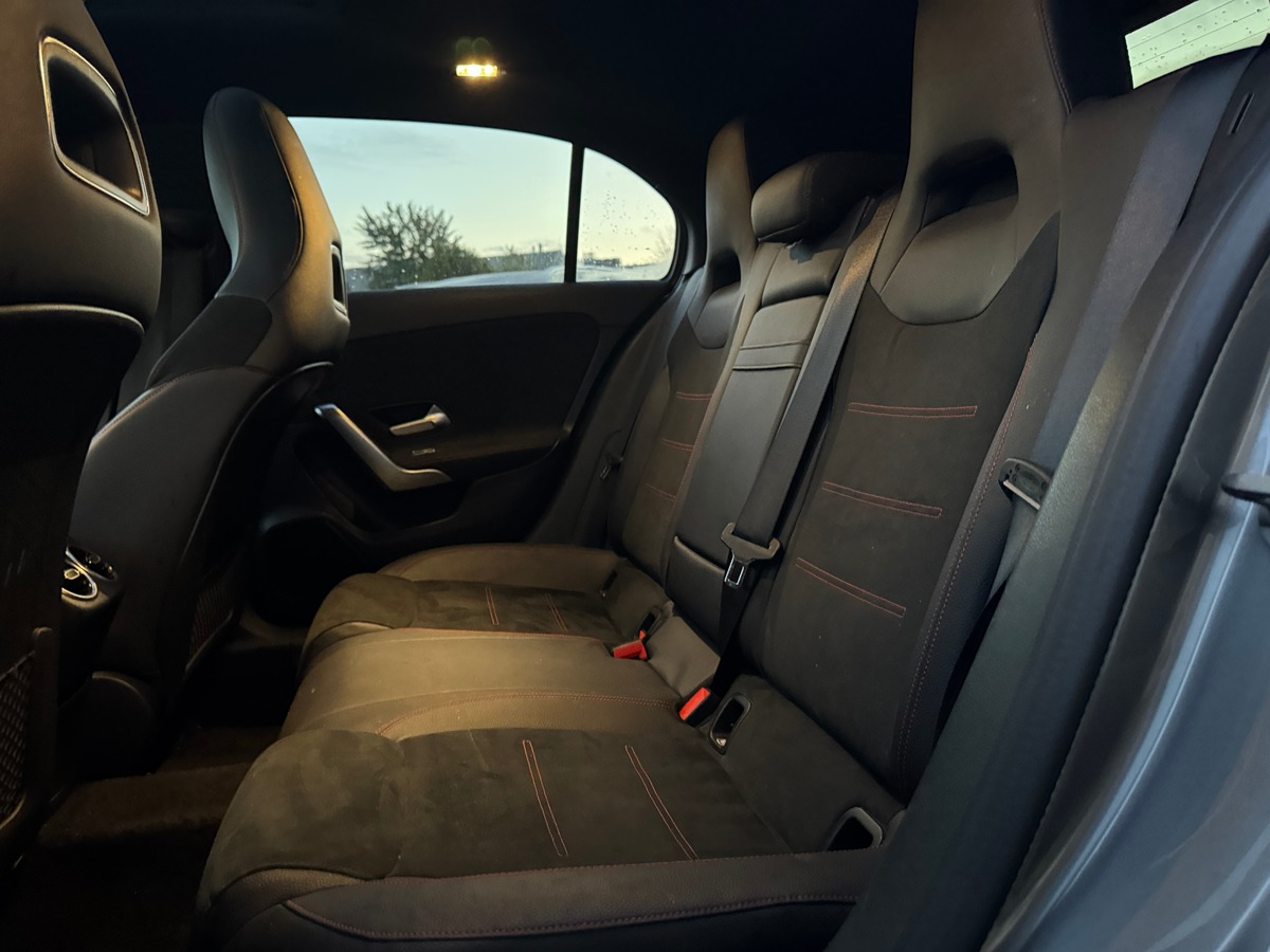Mercedes-Benz Classe A 180 d Pack AMG Fascination 1.5 d 7G-DCT 116 cv