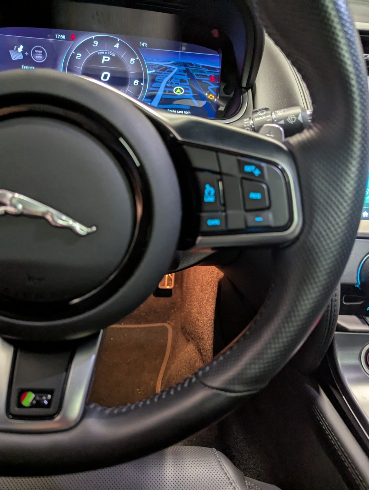 Jaguar F-TYPE R V8 5L 575 ch BVA8 AWD PAS DE MALUS