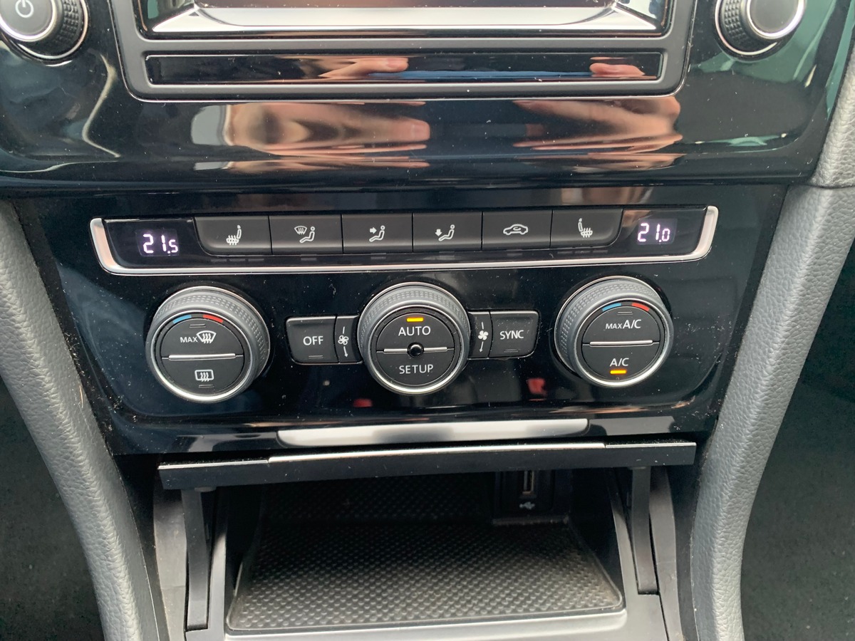 Volkswagen Golf 105 ch | Régulateur vitesse | Radar de stationnement avant arriére | GPS | Bluetooth