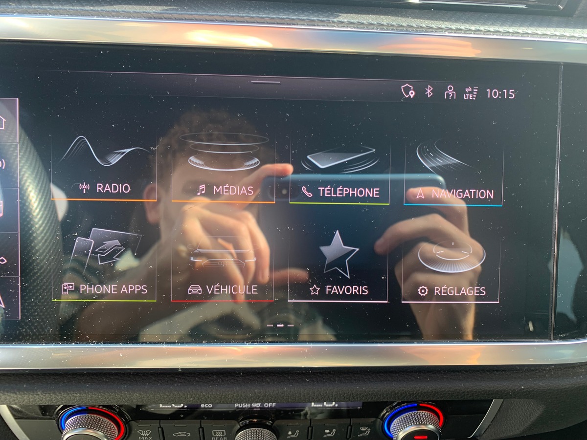 Audi Q3 Sportback 150 ch | S-Line | Caméra de recul | Apple car Play | Coffre assisté électriquement