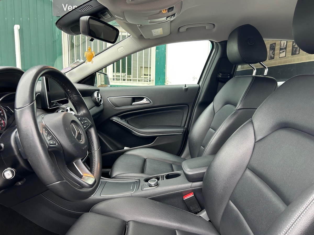 Mercedes Benz GLA 180