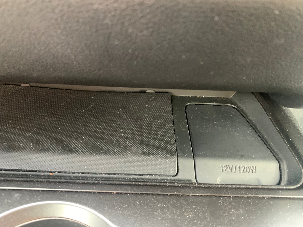 Lexus UX 250 | 184 ch | Pack Confort | Apple car Play | Caméra recul | Régulateur vitesse adaptatif