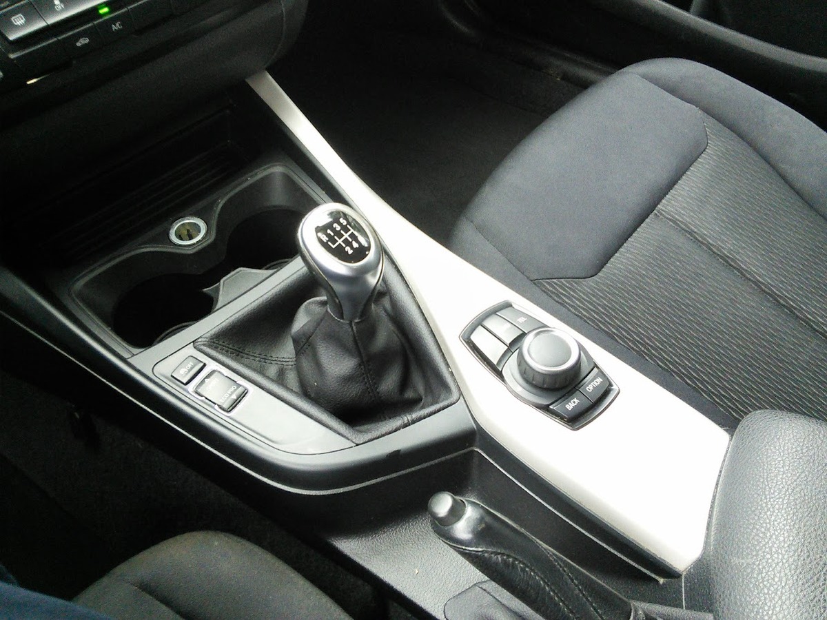 Bmw Série 1 114i 102 ch Lounge CLIM