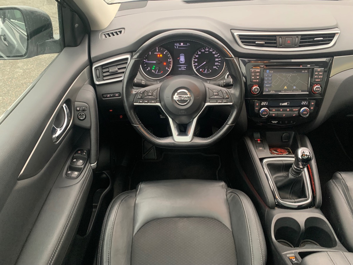 Nissan Qashqai 130 ch | Tekna | Toit Panoramique | Caméra 360° | GPS | Attelage | Barres de Toit