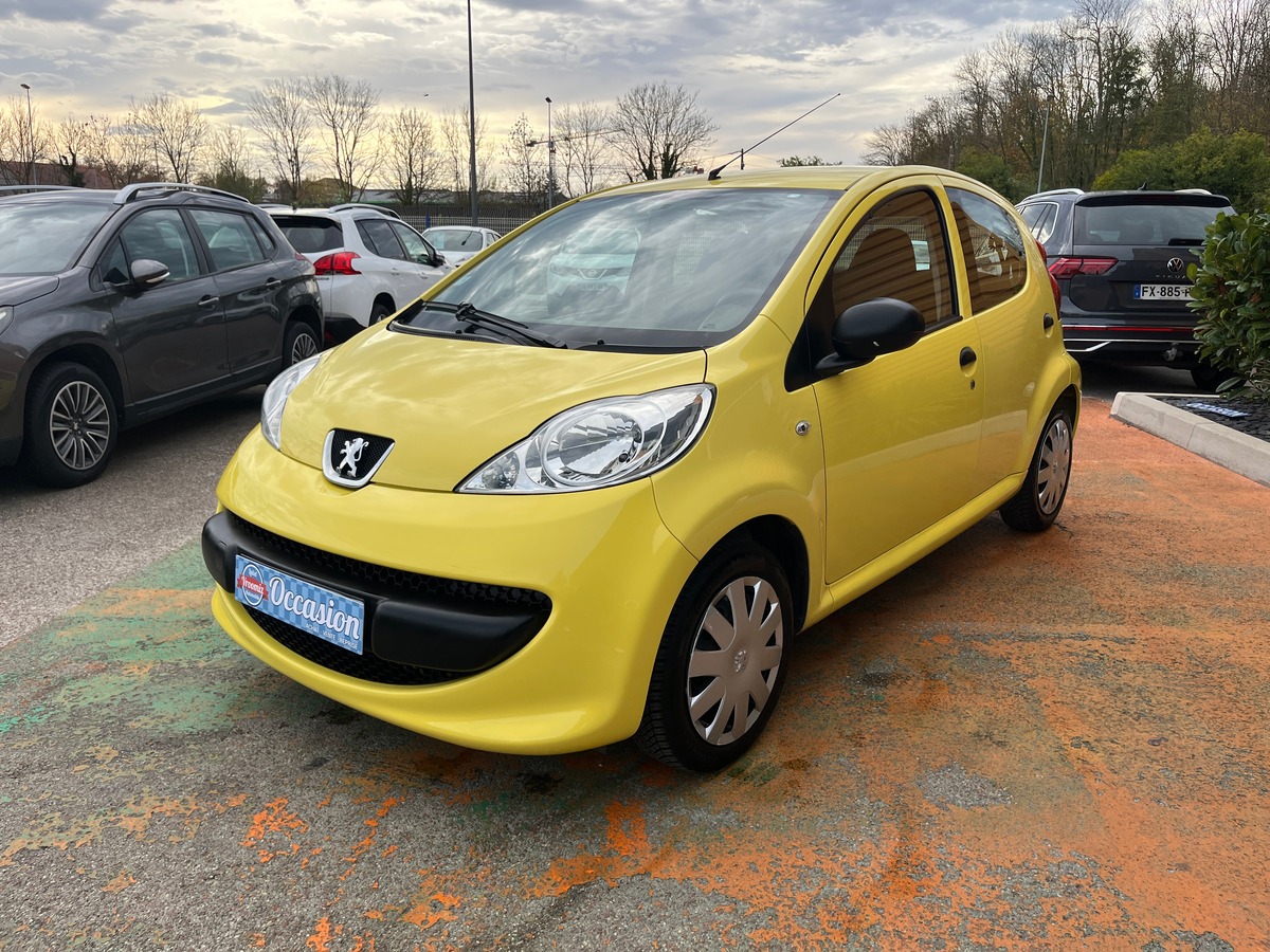 Peugeot 107 5 Portes 1.0 i  68 ch URBAN 1ERE MAIN