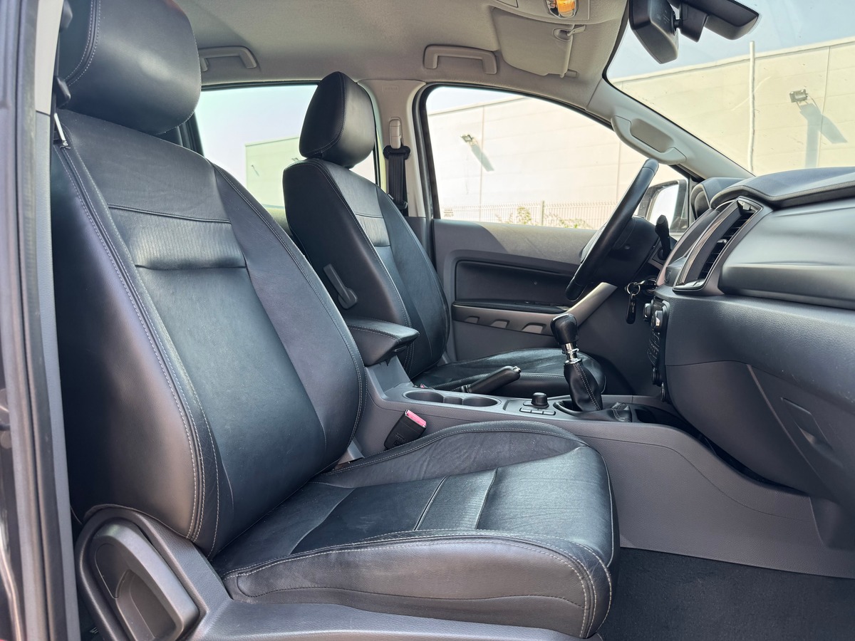Ford Ranger 200 chevaux | Limited | Double Cabine | 5 places | GPS | Régulateur vitesse | Hard Top