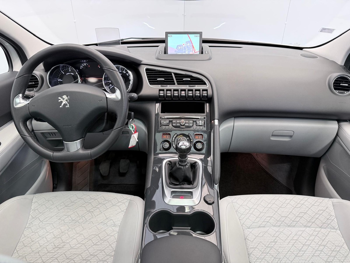 Peugeot 3008 1.6 HDI 115  ALLURE Première main