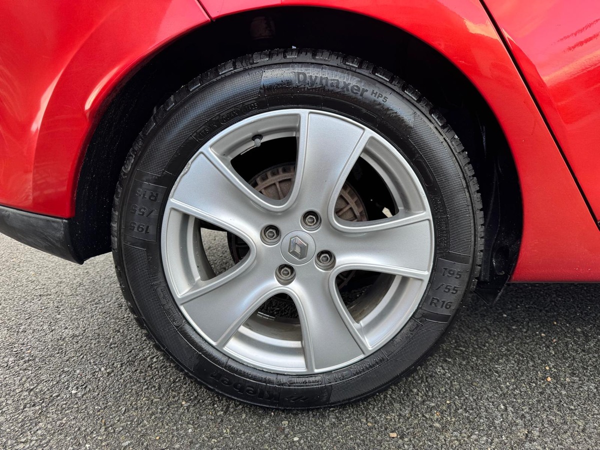 RENAULT Clio IV Estate 1.5 DCI 90cv Intens - Garantie