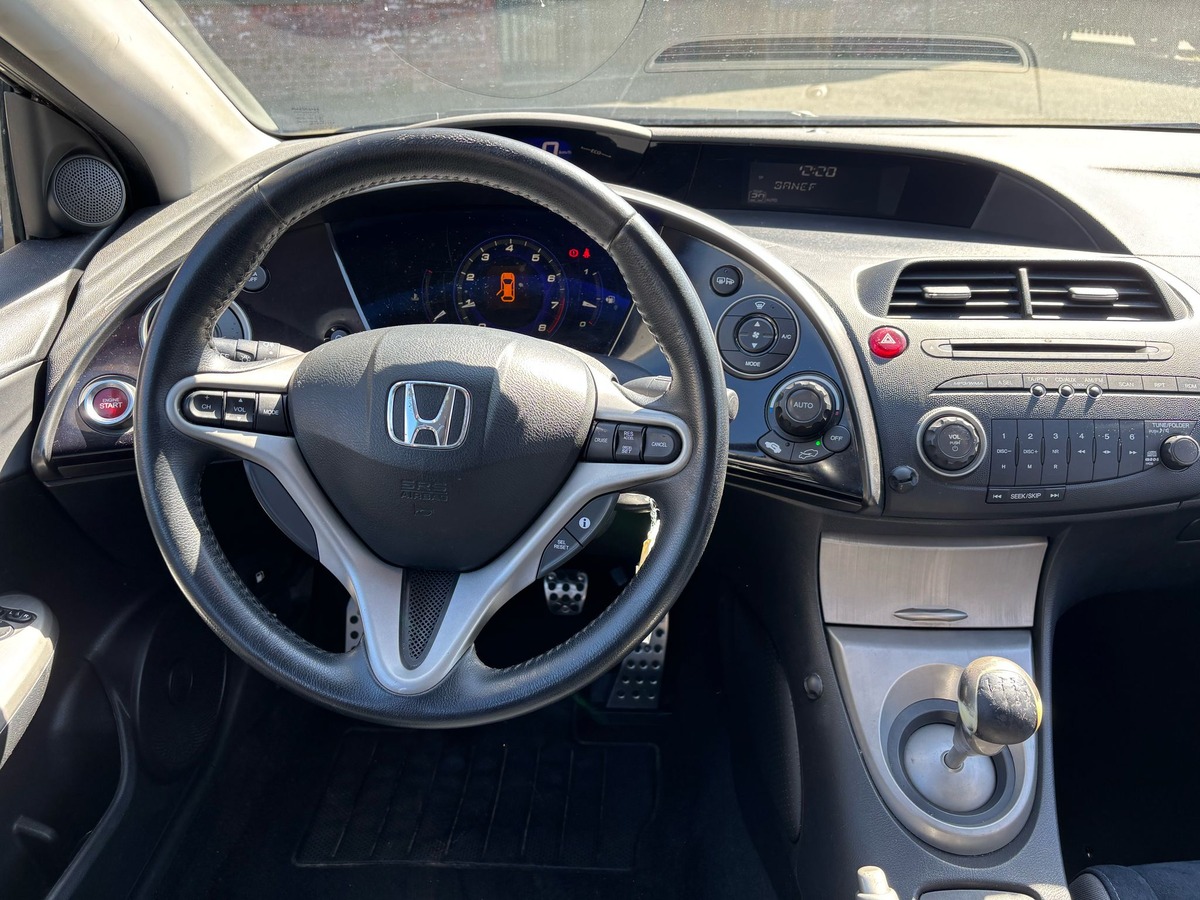 Honda Civic 1.8 VTEC 140 COMFORT-5 PORTES-GARANTIE