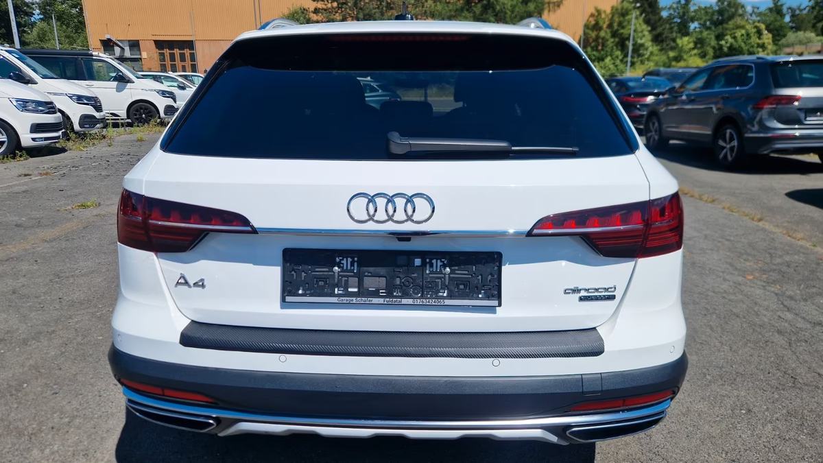 Audi A4 Allroad 40 TDI 204ch Avus quattro S tronic 7/Toit ouvrant/Attelage/Cuir/Caméra