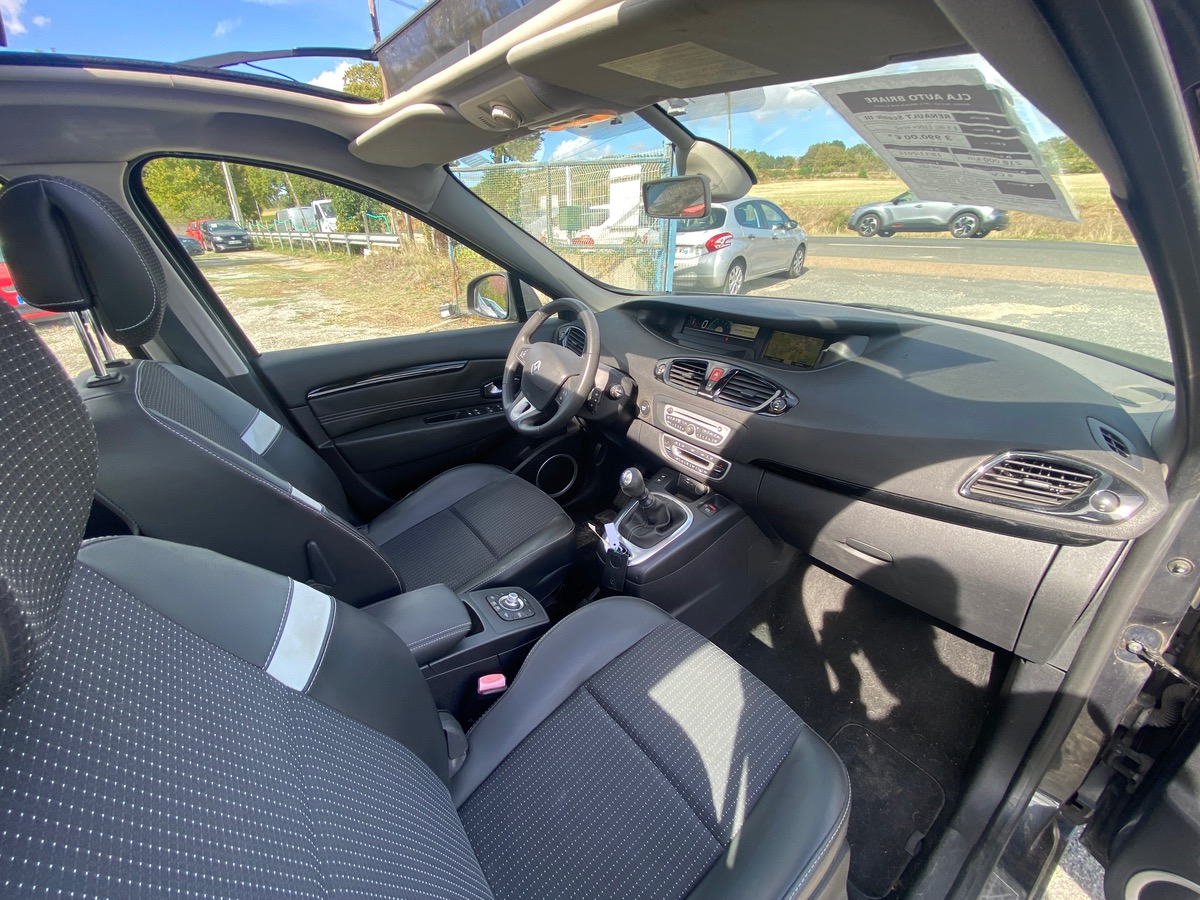 RENAULT Scenic III 1.5 dci 110cv toit ouvrant privilège 218000km