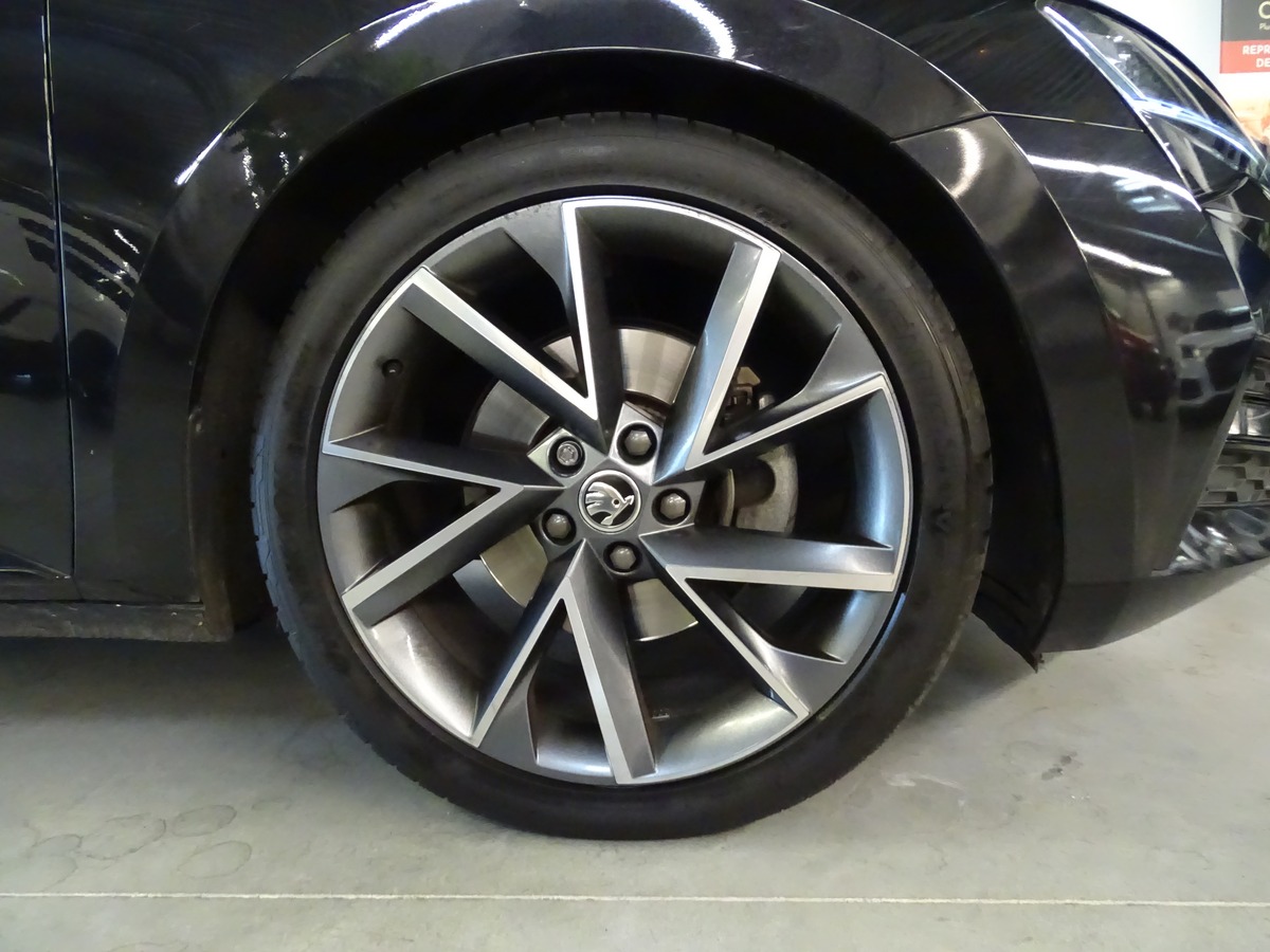 Skoda Superb III (2) COMBI 2.0 TDI 190 SCR SPORTLINE DSG7