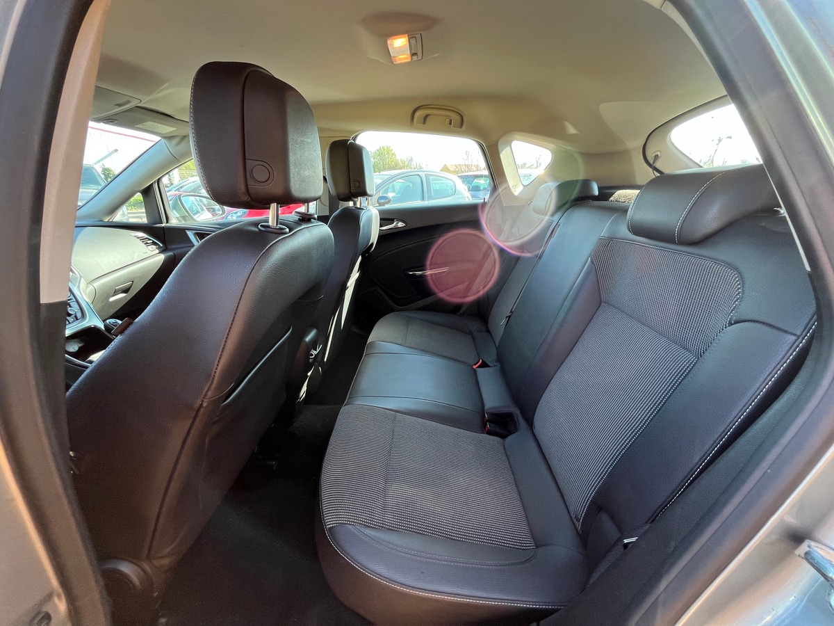 Opel Astra J 1.7 CDTI 110 CH COSMO