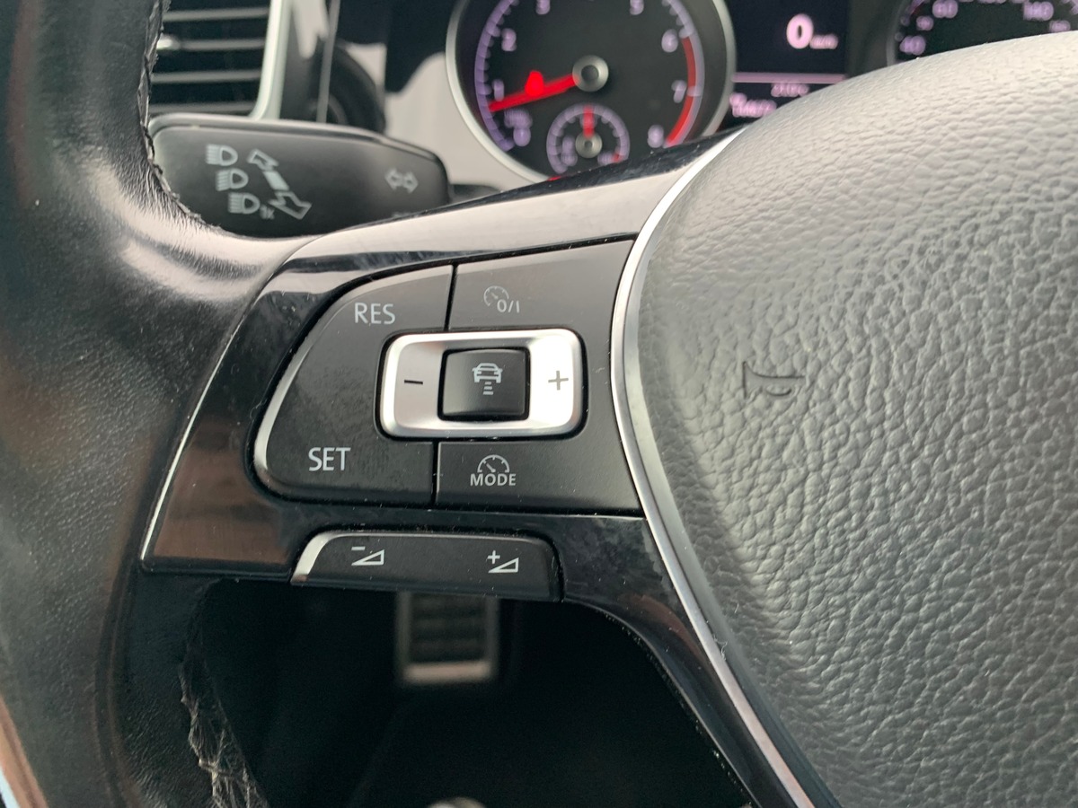 Volkswagen Golf 125 | Sound | Caméra recul | Régulateur | GPS | Apple car play | Attelage amovible