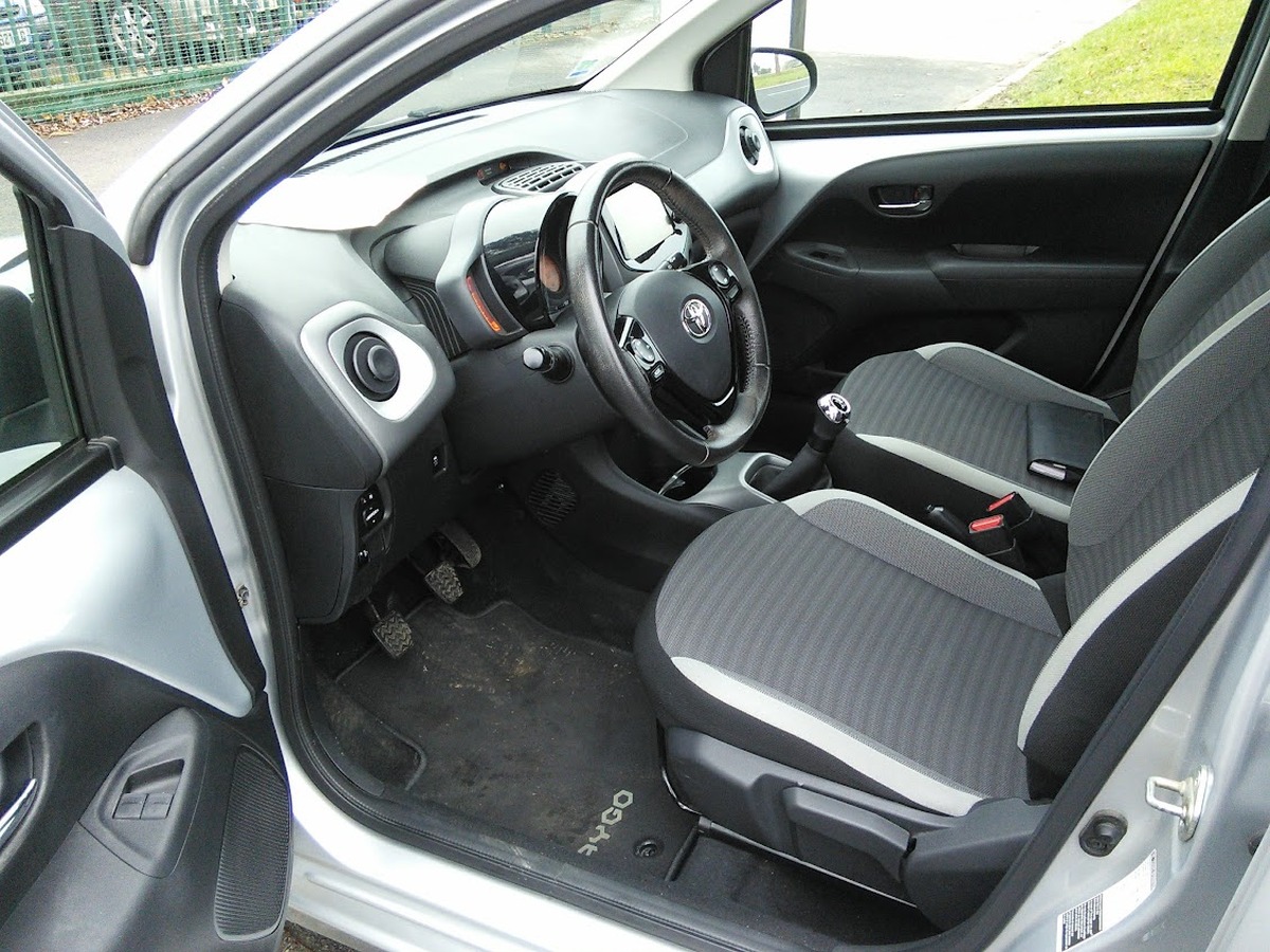 Toyota Aygo 1.0 72CH VVTI X-PLAY 5P CLIM
