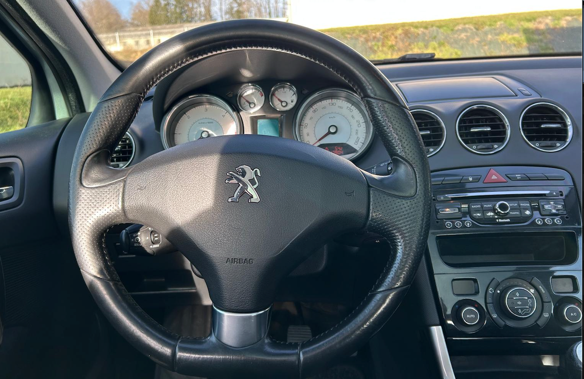 Peugeot 308 eHDI 1.6 (112 ch)