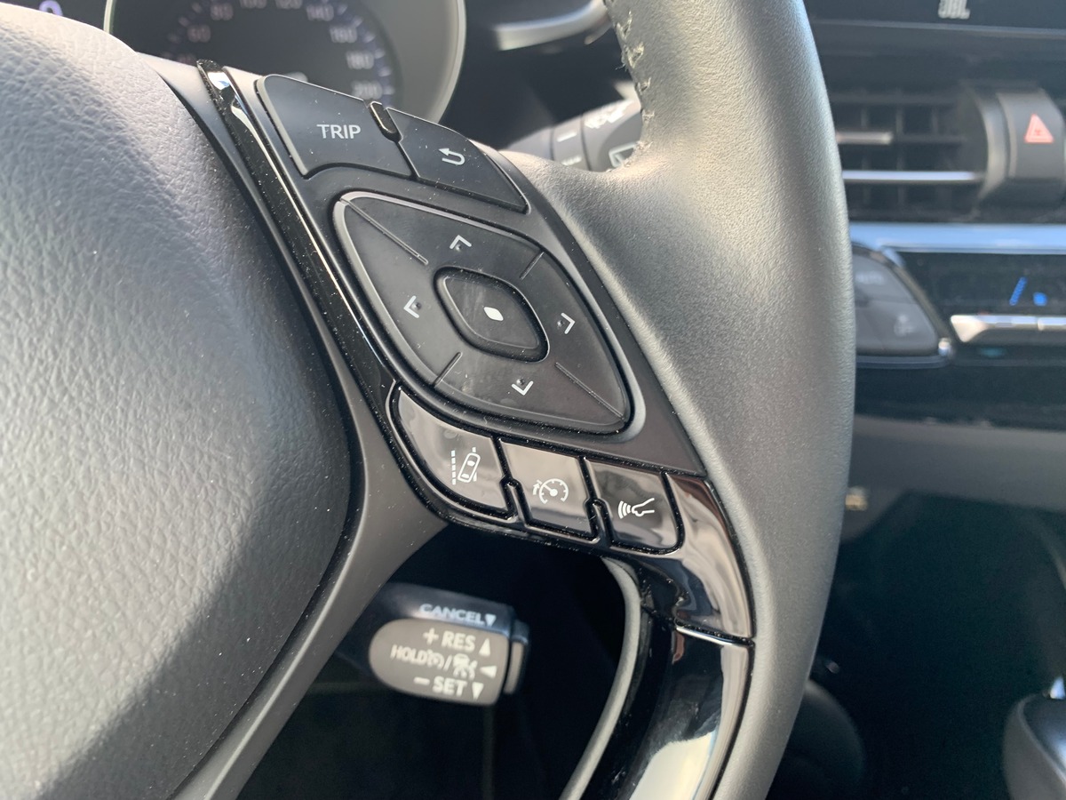 Toyota C-HR 184 ch | Attelage | GPS | Radio JBL | Caméra recul | Radar stationnement arriére, avant