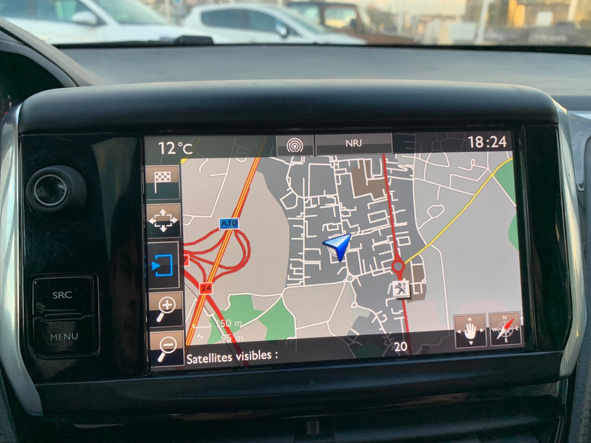 Peugeot 2008 120 ch | Crossway | Caméra de recul | Toit panoramique | GPS | Grip control