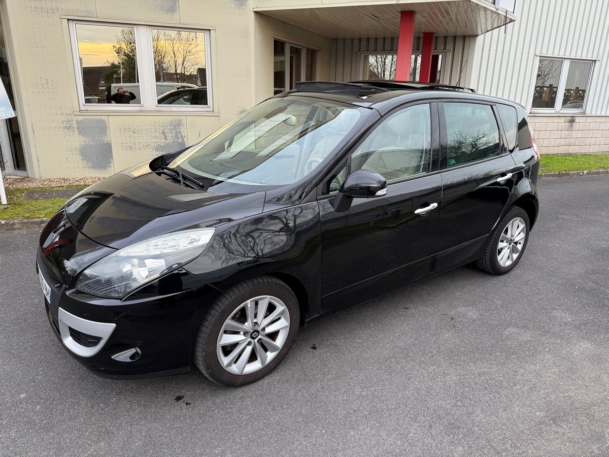 RENAULT Scenic 1.6 DCI 130 CV INITIAL 4XCBLeux