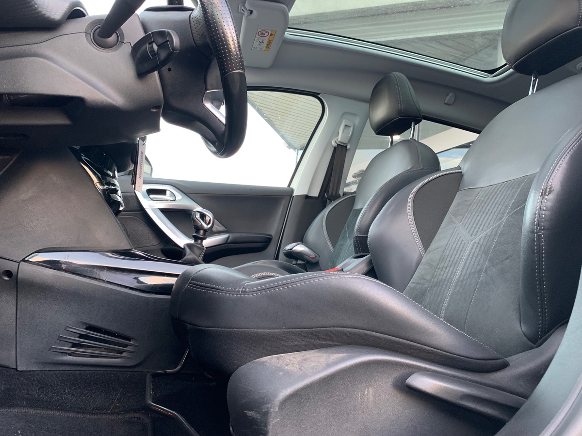 Peugeot 2008 120 ch | Crossway | Caméra de recul | Toit panoramique | GPS | Grip control