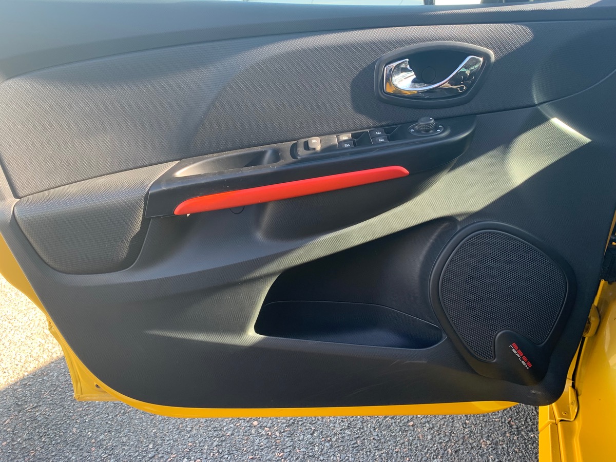 RENAULT Clio IV 200 ch | RS | Jaune Sirius | Révision complète en 03/2025 | Palettes au volant