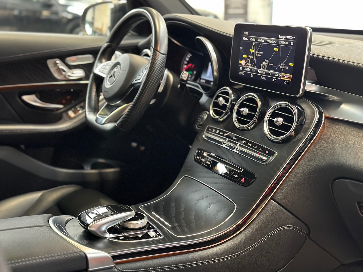 Mercedes-Benz Classe GLC 300 Fascination 4MATIC AMG 9G-Tronic - 1ère Main - Attelage - Options +++