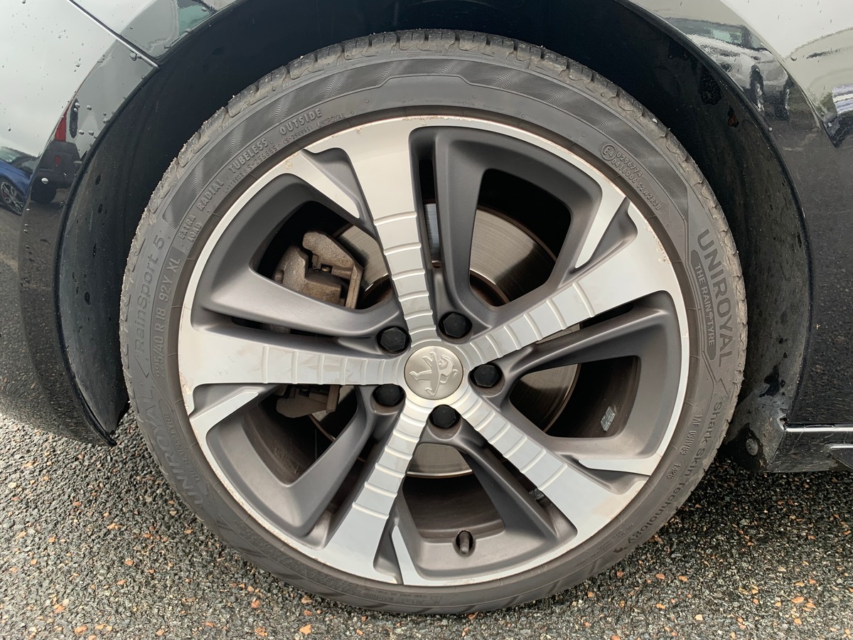 Peugeot 308 180 chevaux | GT | Toit panoramique | Caméra de recul | Régulateur de vitesse | GPS