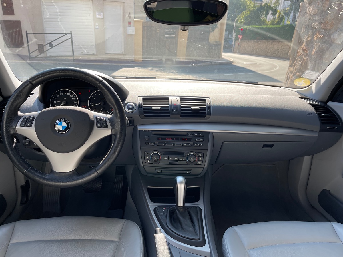 Bmw Série 1 120 i 2.0 i 150 CV / KM réel / Luxury / Interieur Cuir / Jantes M / 5 Portes /Boite Auto