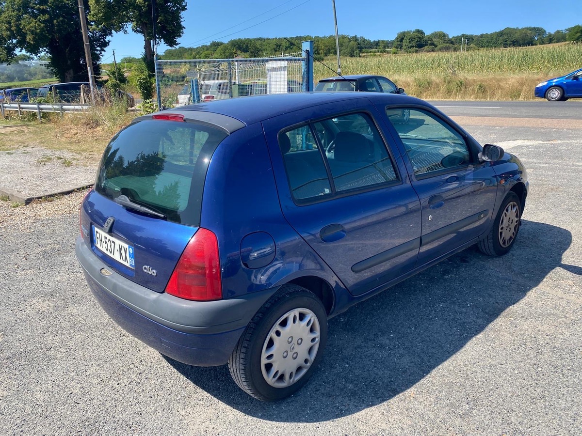 RENAULT Clio 2 1.2i 60cv 135000km d’origine 
