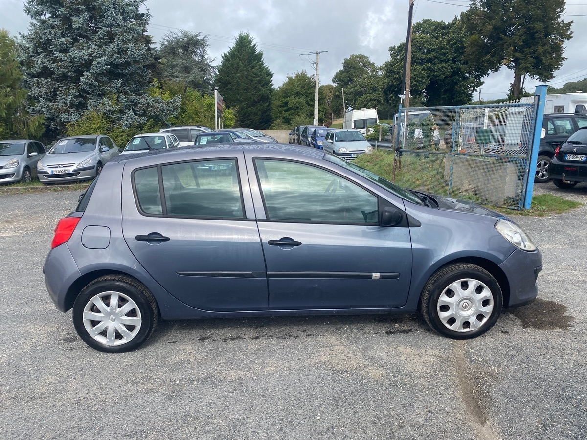 RENAULT Clio 1.2 16v 75cv 1ere main 108050km