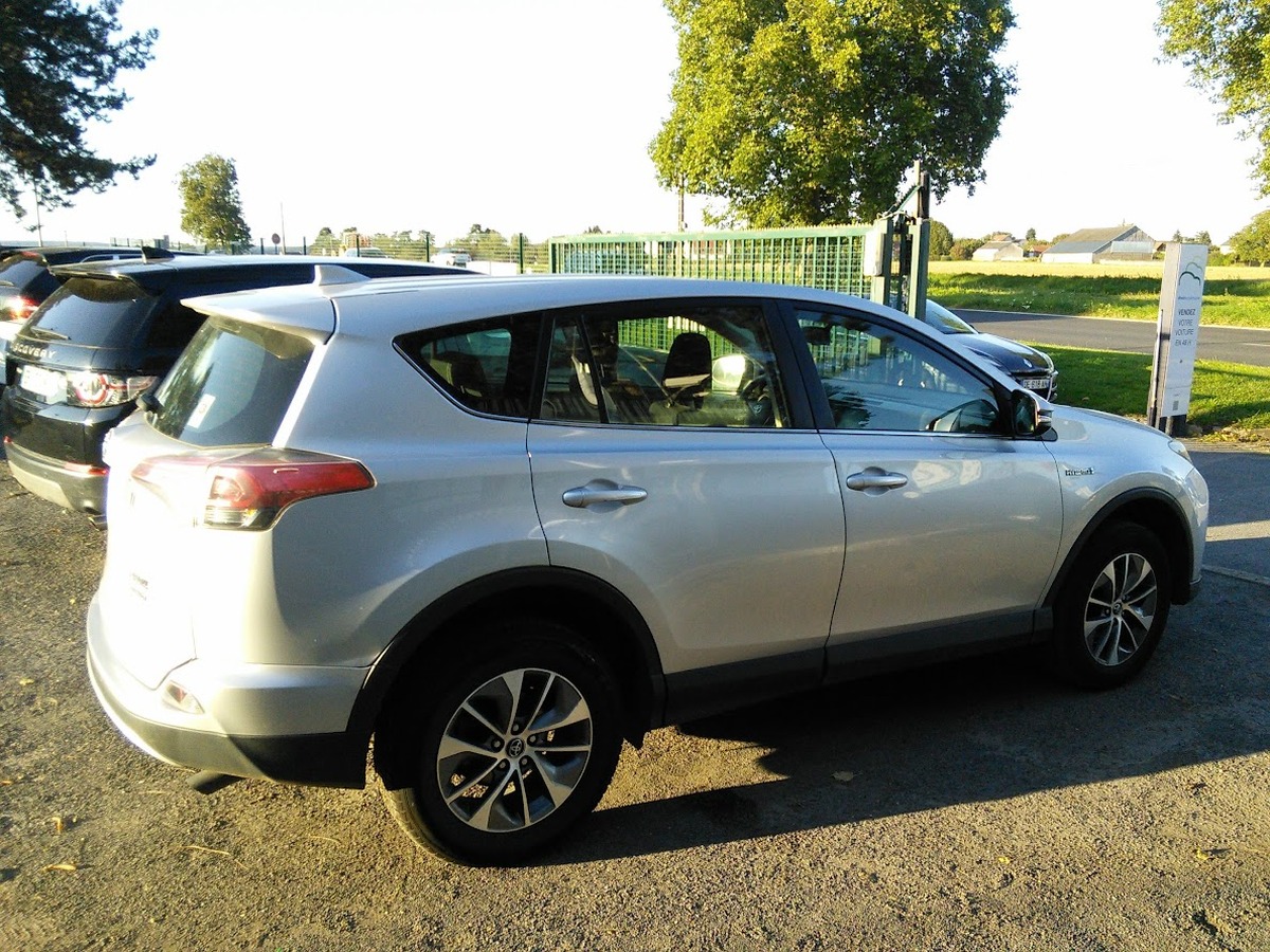 Toyota RAV4 hybride 2.5 VVTi 197 dynamic 2wd 155 cv Boîte auto