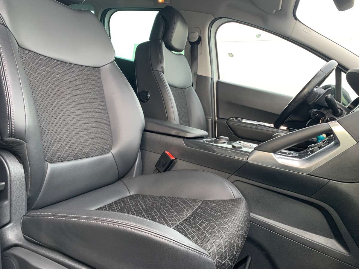 Peugeot 3008 200 ch | 2.0 e-HDi HYbrid4 Pack ETG6 + Electric | GPS | Bluetooth | Régulateur vitesse