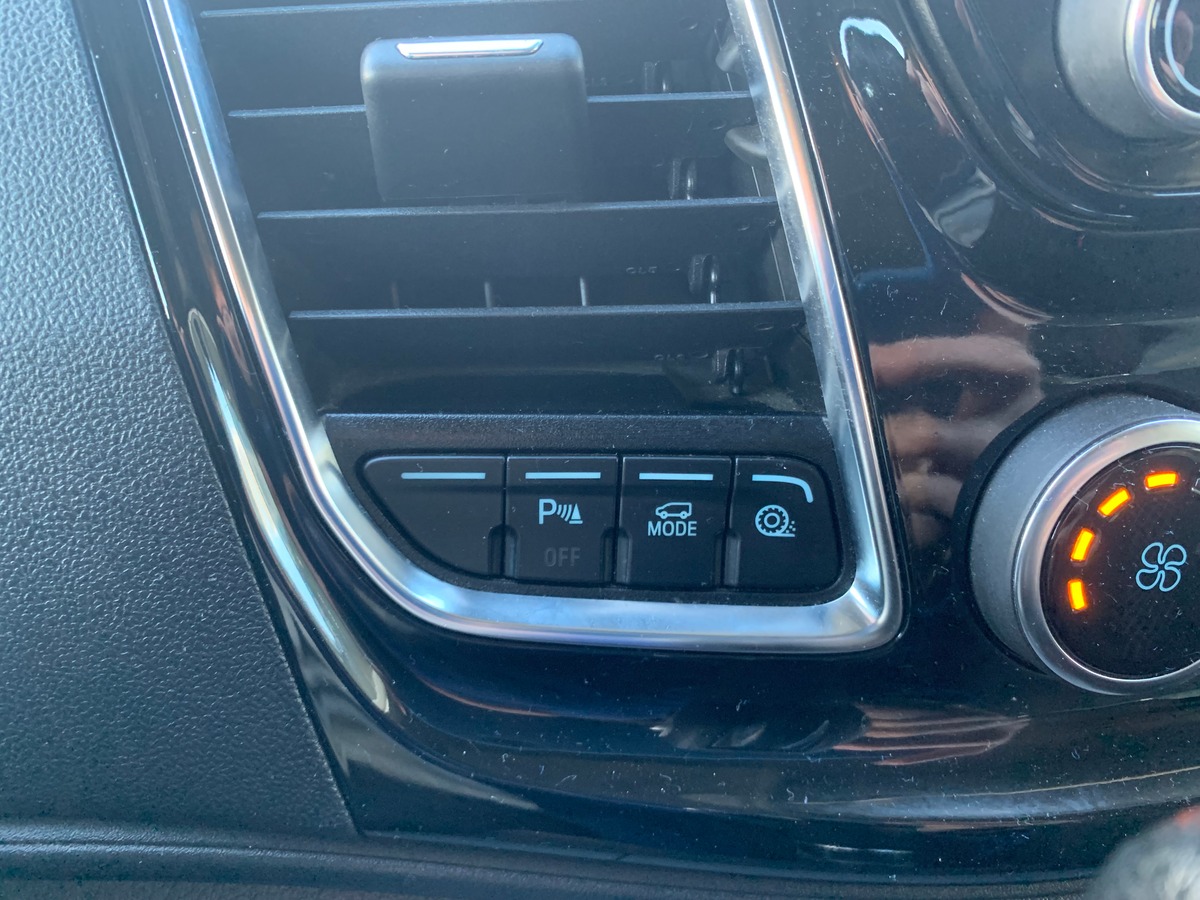 Ford TRANSIT CUSTOM 170 ch | 5 Places | TVA Récupérable