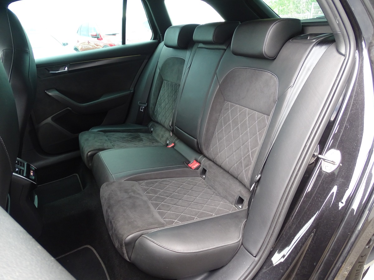 Skoda Superb III (2) COMBI 2.0 TDI 190 SCR SPORTLINE DSG7