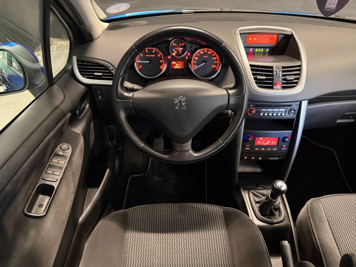 Peugeot 207 1.6 VTI 120CH Premium Pack / 5 portes / Clim auto
