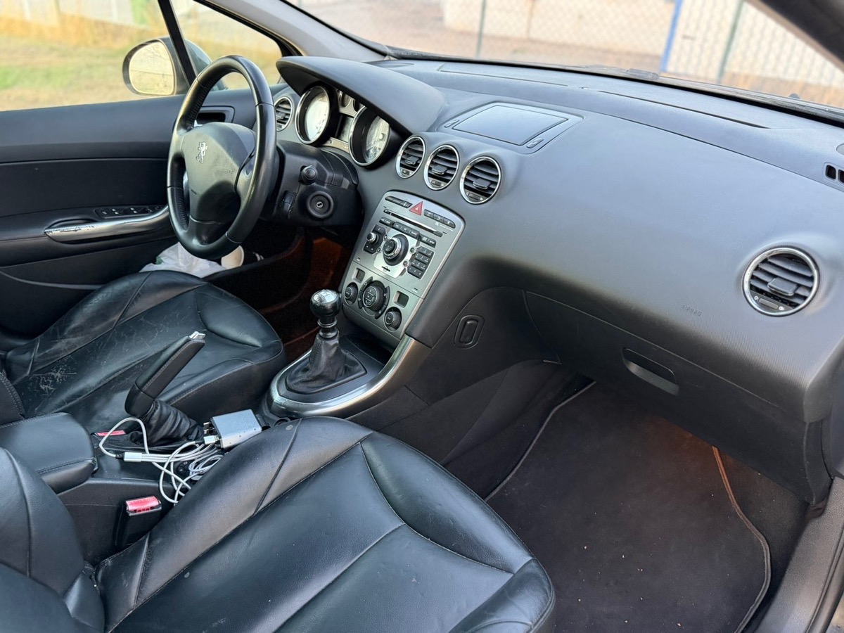 Peugeot 308 SW 2.0 HDI 140 FAP PREMIUM BVM6 7 places