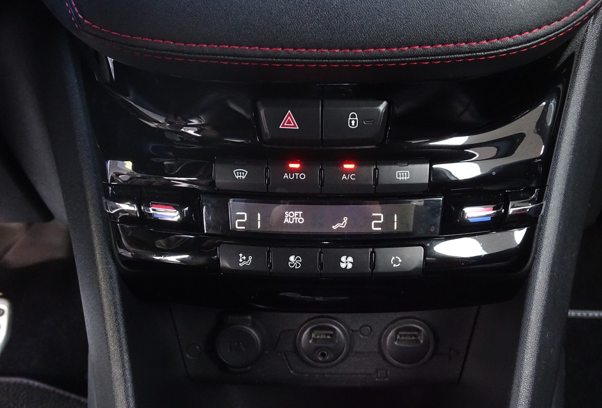 Peugeot 208 1.6 GTI 200ch BVM6