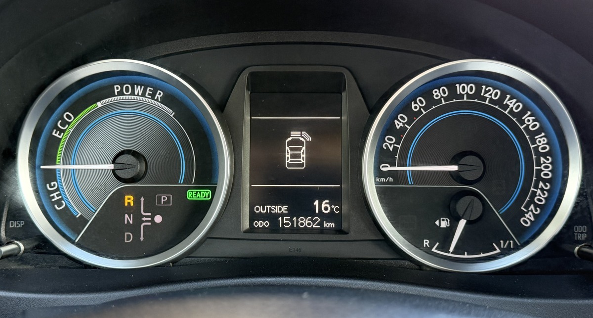 Toyota Auris II HYBRIDE 136H STYLE - 1ére main / Entretien 100% Toyota / Toit Panoramique