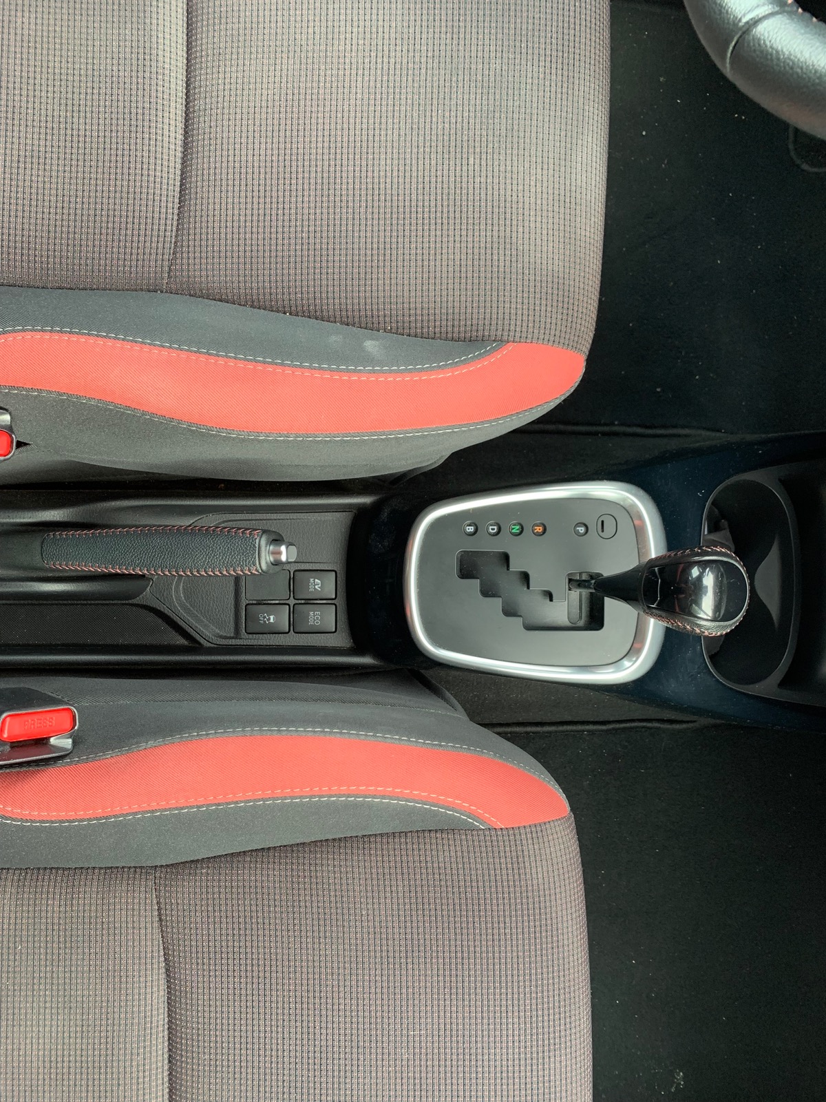 Toyota Yaris 100 ch | Collection | Caméra recul | Climatisation | Démarrage sans clé | Écran tactile