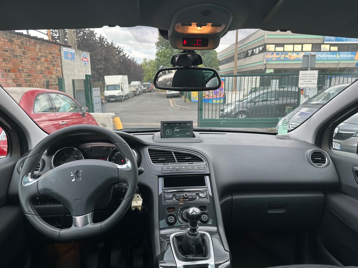 Peugeot 5008 1.6 HDI 115 CV 1er main 7 place 4XCBL