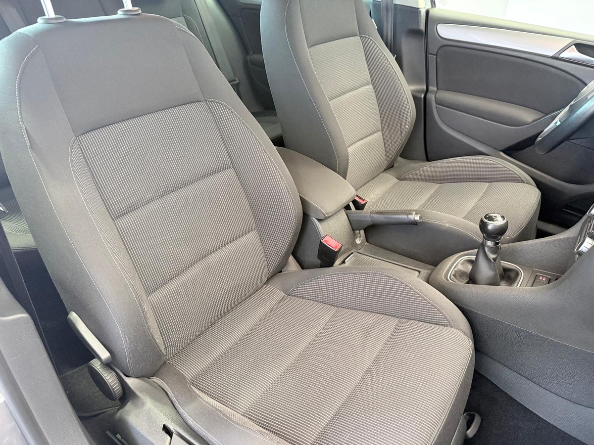 Volkswagen Golf VI 1.6 TDI 105  TRENDLINE