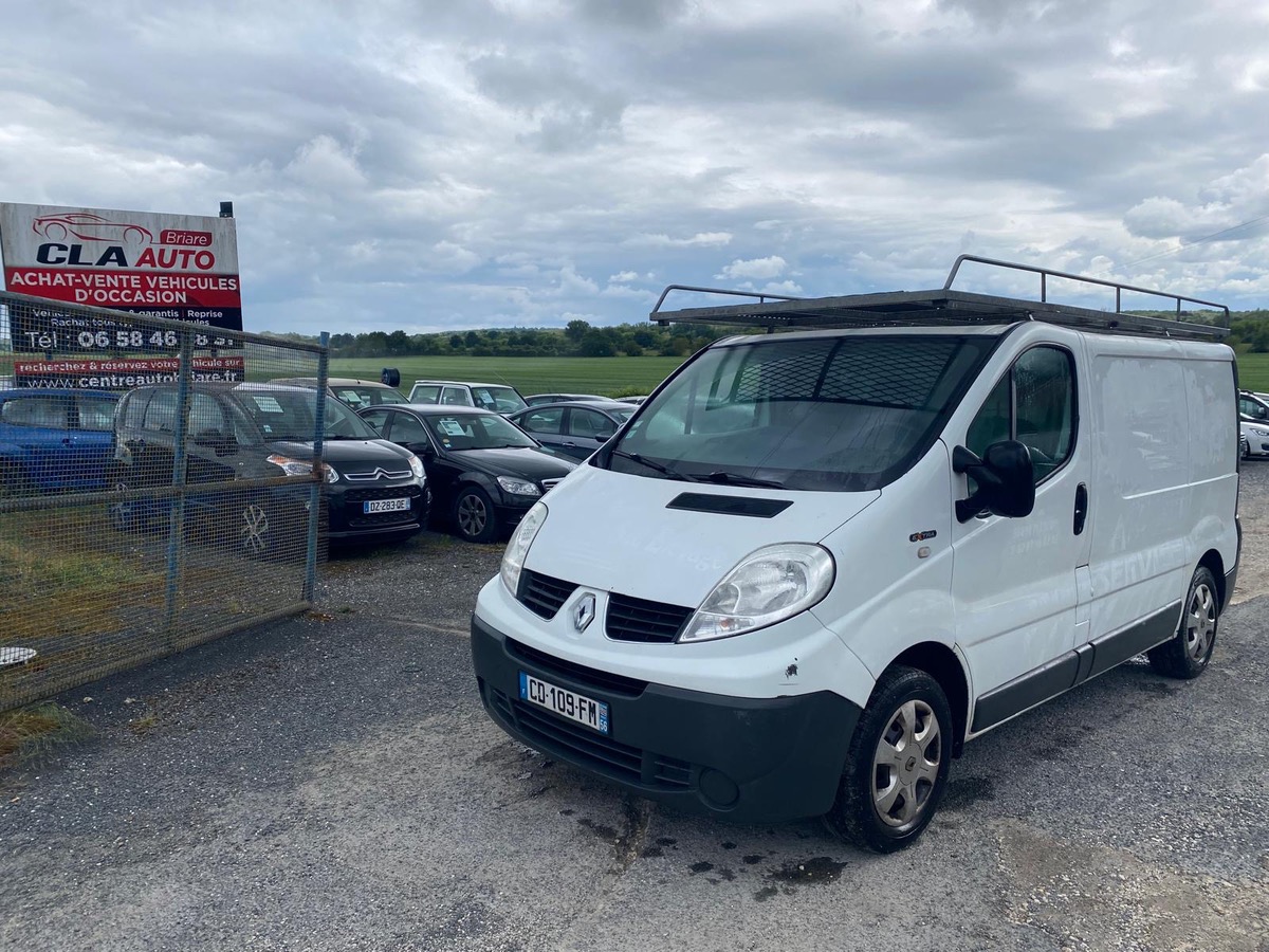 RENAULT Trafic 2.0 dci a chaîne extra  1ere main  TVA RÉCUPÉRABLE