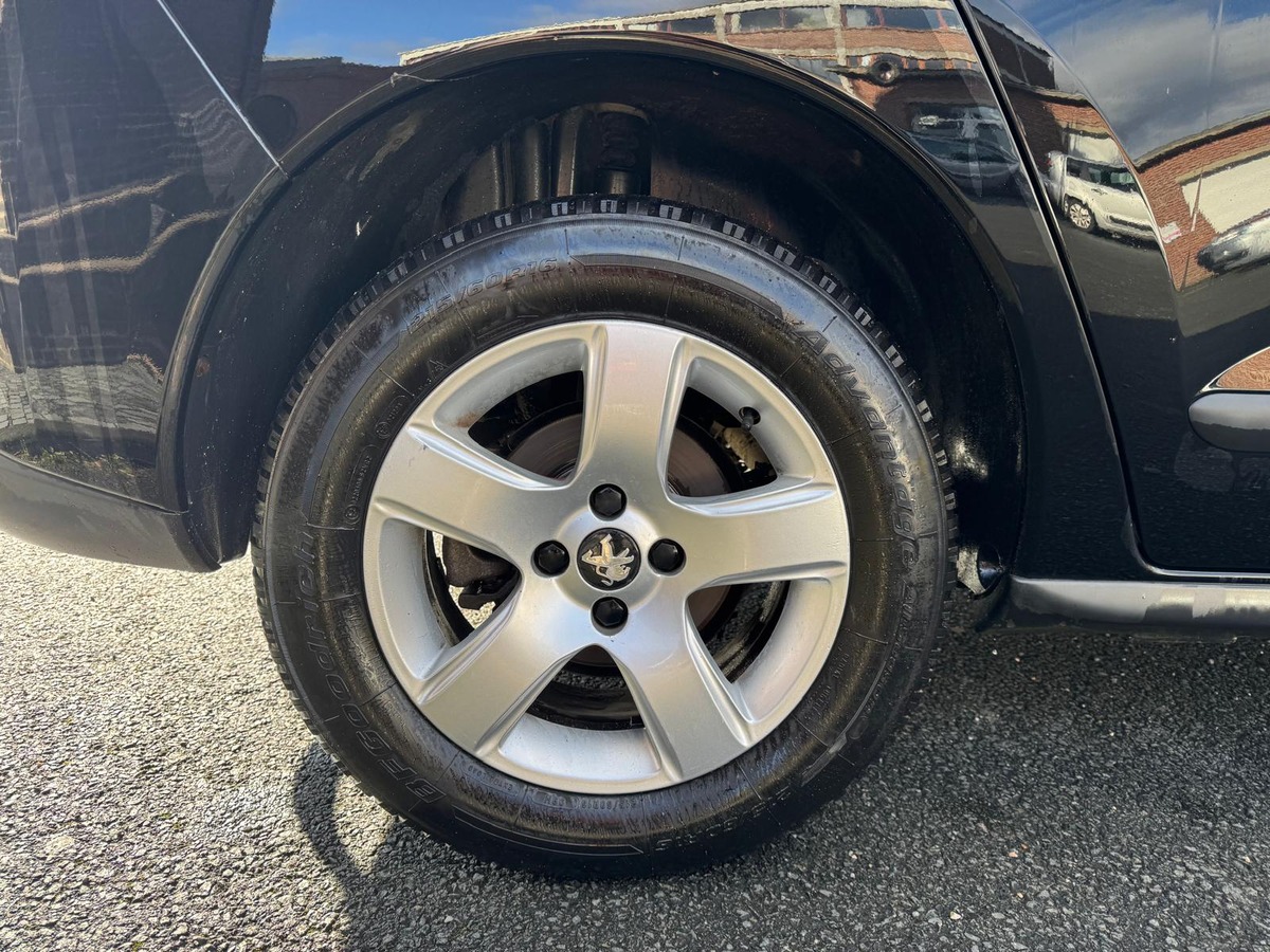 Peugeot 3008 phase 2 1.6 e-hdi 115cv Boite automatique Business Pack - garantie