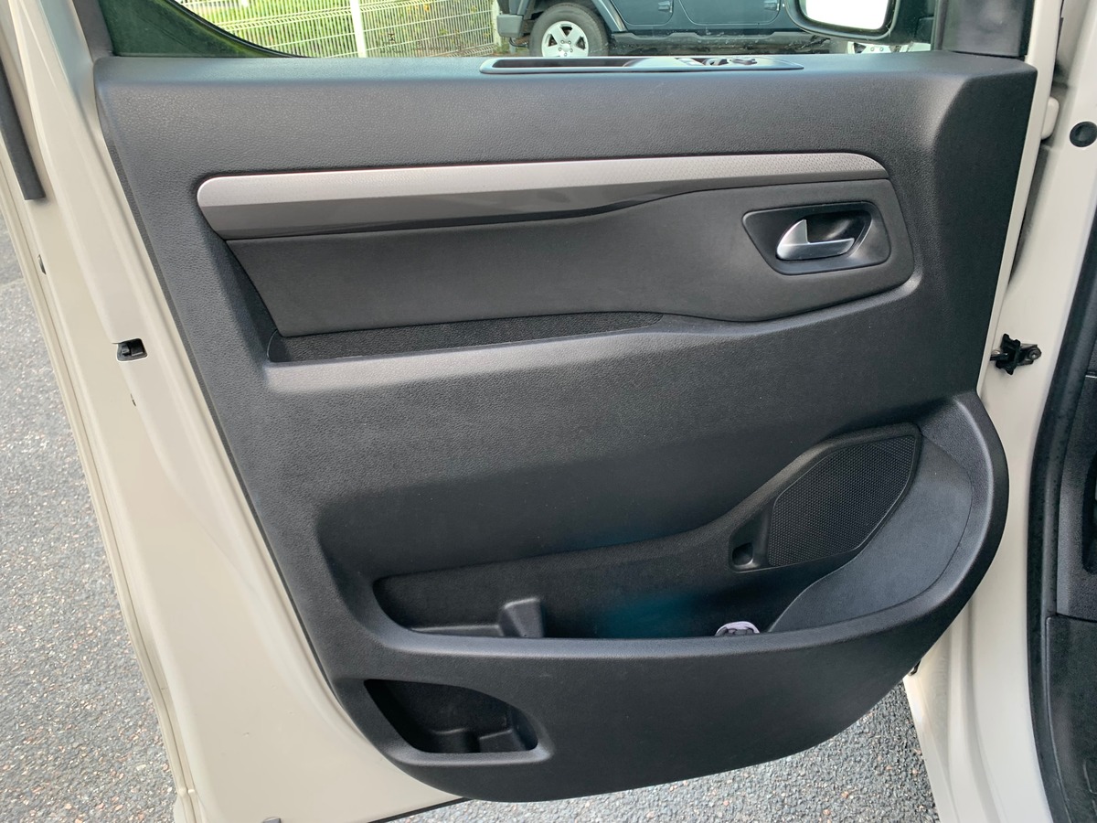 Citroën Spacetourer 120 ch | FEEL | 8 places | Attelage | Régulateur vitesse | Radar stationnement