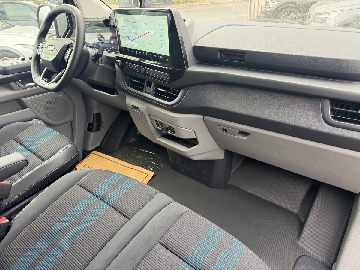 Ford TRANSIT CUSTOM L2H1 2.0 ECO BLUE 170CH SPORT / 2 PORTES LATERALES