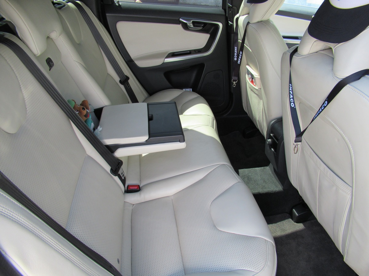 Volvo XC60 D4 2.0 190 INSCRIPTION Luxe Geartronic