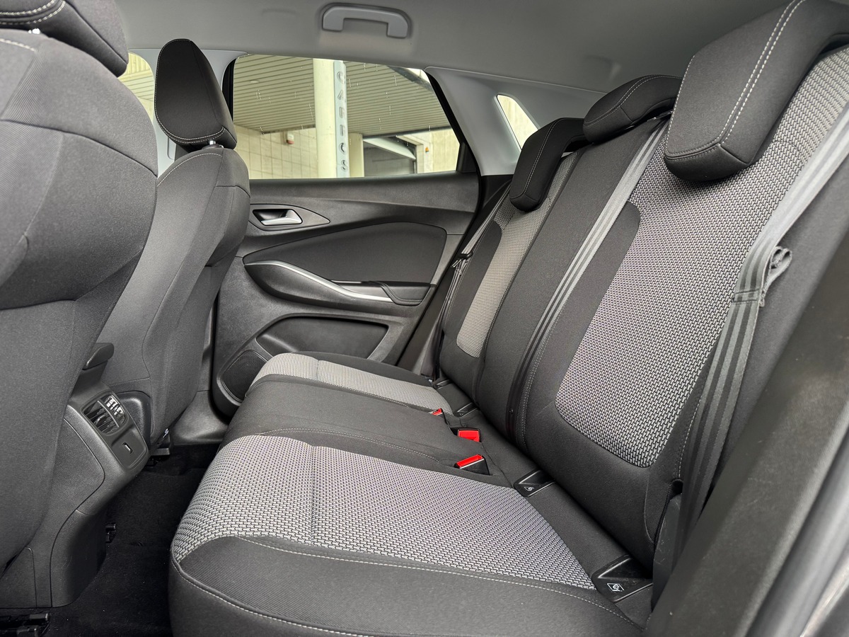 Opel Grandland X 1.5 CDTI EAT8 130 cv - Boîte auto - Apple Carplay / Androide Auto
