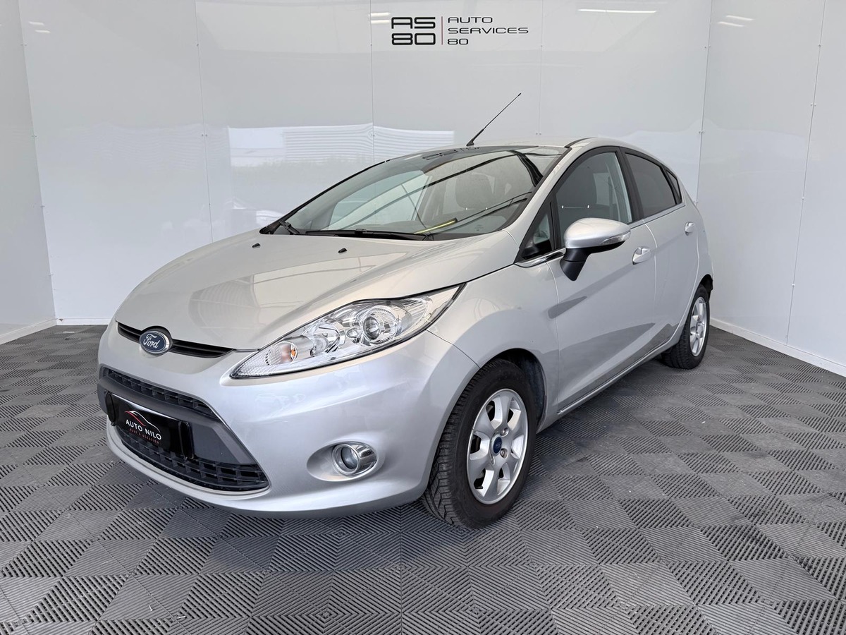 Ford Fiesta 1.6 TDCI 95   Titanium  Première main